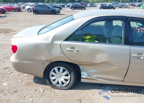 2005 Toyota Camry Le z USA, uszkodzony, nr VIN 4T1BE32K35U039798